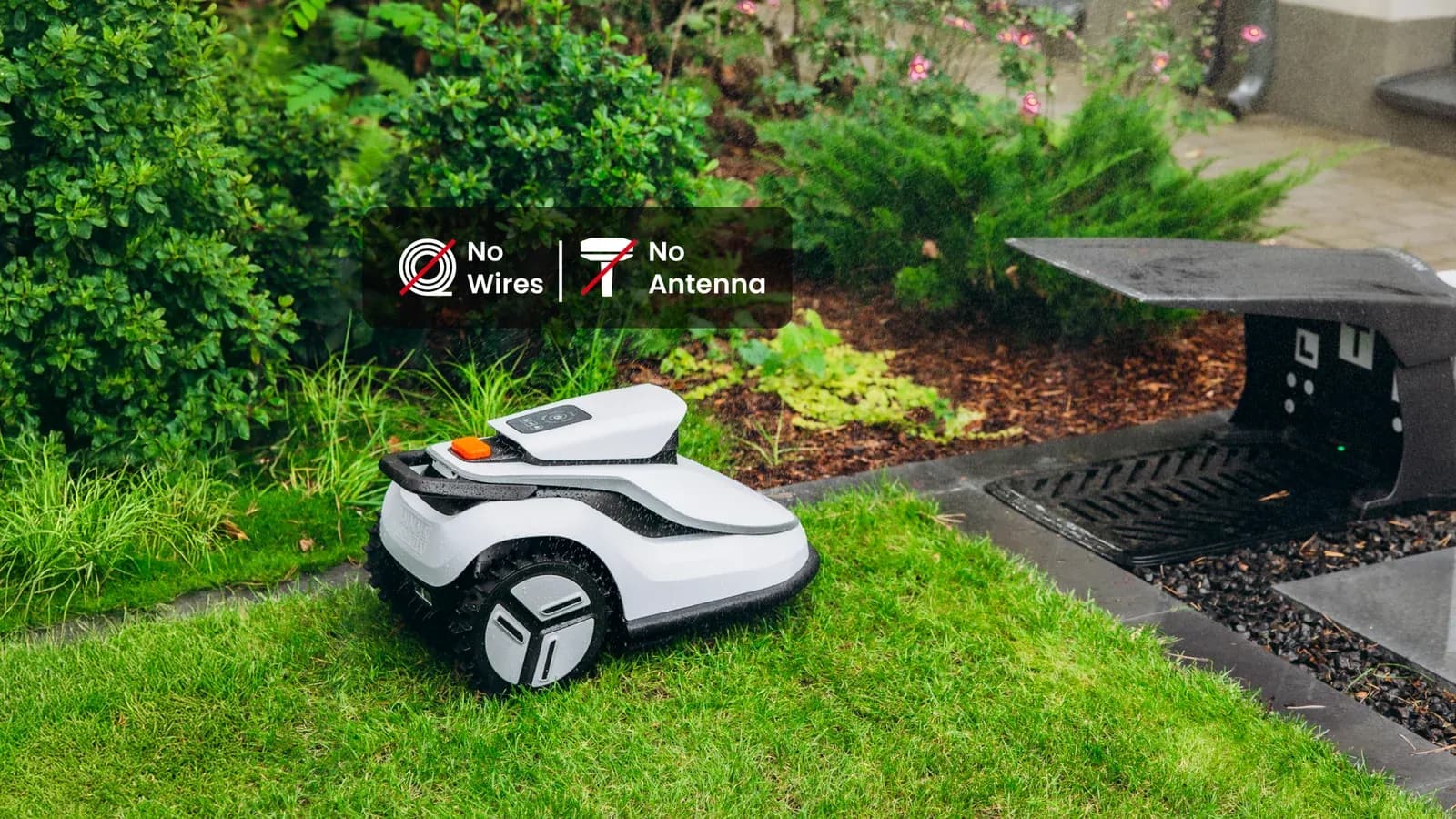 TERRAMOW V600 in the garden